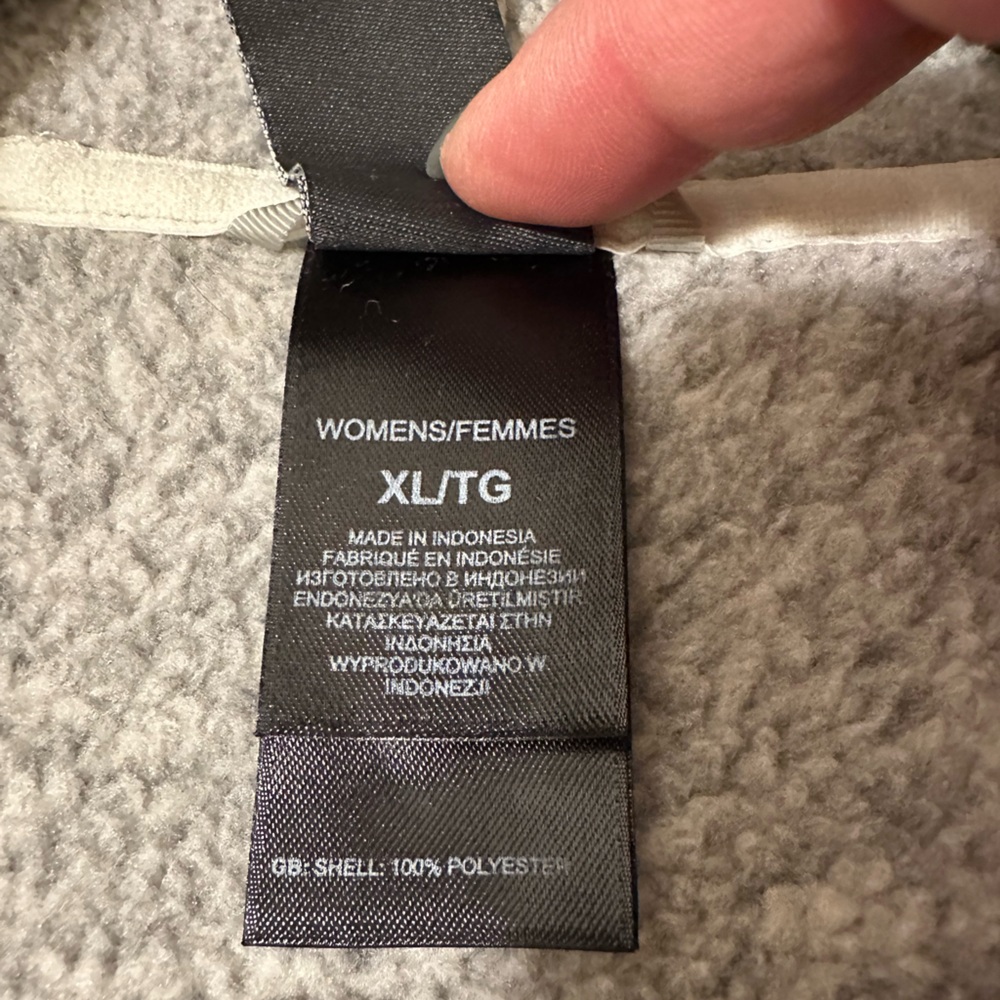 The North Face Light Gray Sherpa Jacket - Picture 5 of 6